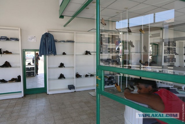 Американский производитель обуви и одежды Nike уходит из России