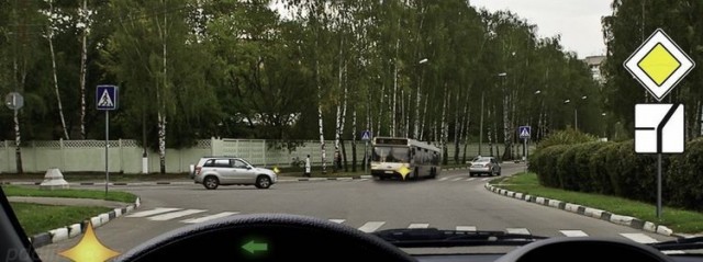 Поворот налево с правого края