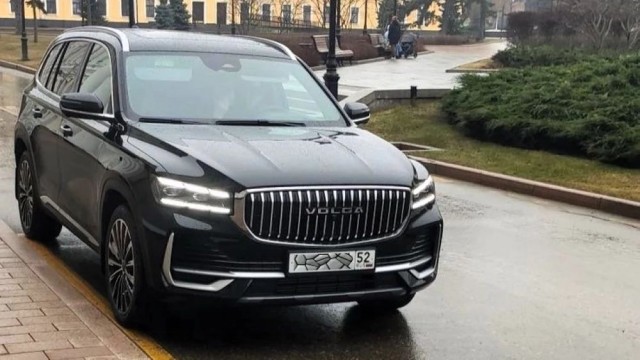 Первые подробные фото седана Volga C50. Продажи модели стартуют летом 2026 года