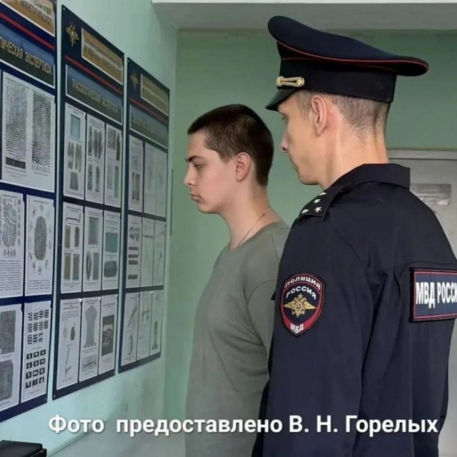 Адольфа Гитлера задержали в Нижнем Тагиле, когда он пытался заказать пиццу