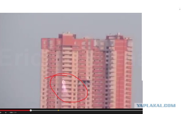 Луганск.Момент попадания снаряда в 25-этажный дом