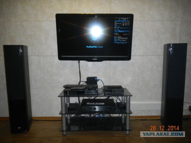 Пришел домой, подключил телефон к колонке...