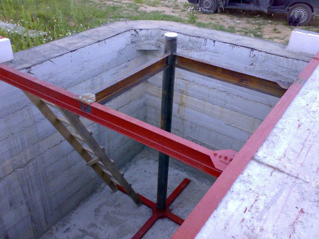 Можно ли болгаркой резать искрами от себя?