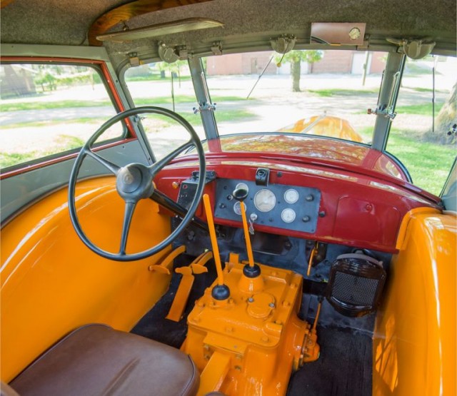 Трактор, который хотел быть автомобилем: Minneapolis-Moline UDLX Comfortractor (1938)