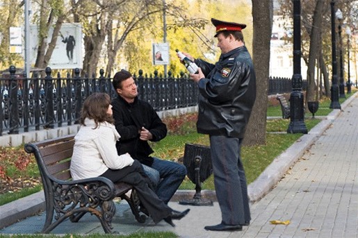 Фотожаба: И на сколько ж тебе штраф выписать?
