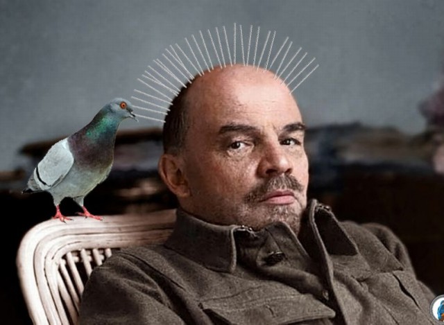 В Магадане на памятник Ленину установили шипы для отпугивания птиц