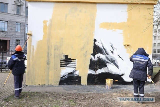 В центре Петербурга появилось граффити с Навальным и подписью «Герой нового времени