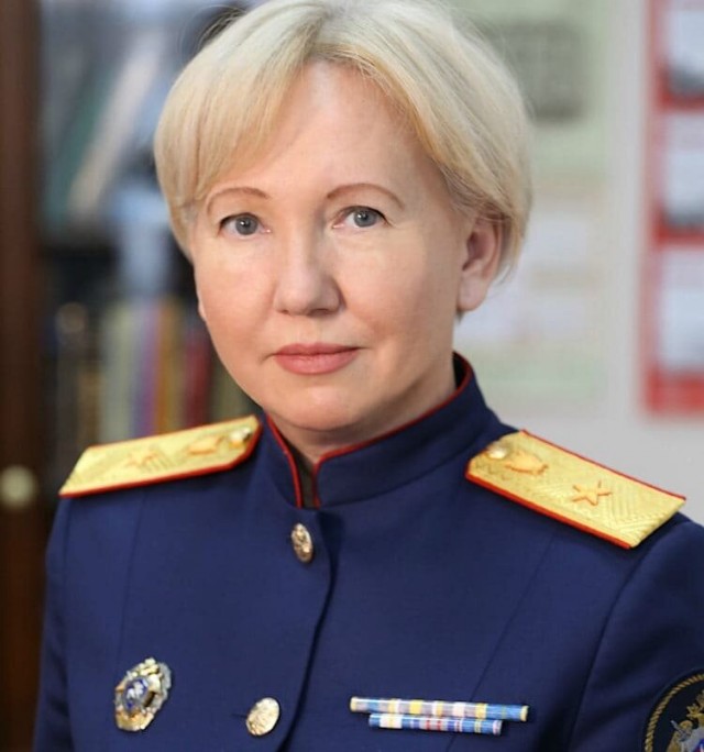 Скоро она станет Главнокомандующим Галактики