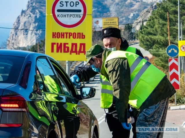 На границе Севастополя заработали блокпосты