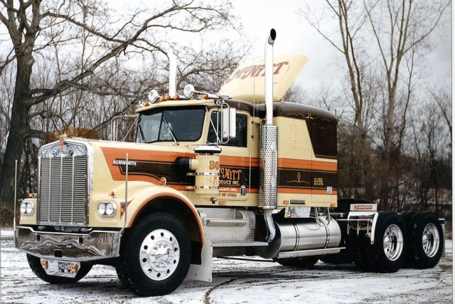Почему американский тягач Kenworth W900 выпускается с 1961 года и по сей день?