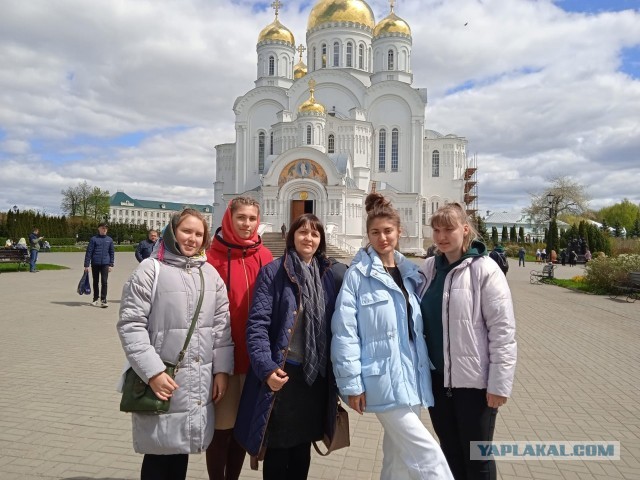 Какая она у тебя аппетитная! Бородач приставал к девушке в «Пятерочке».
