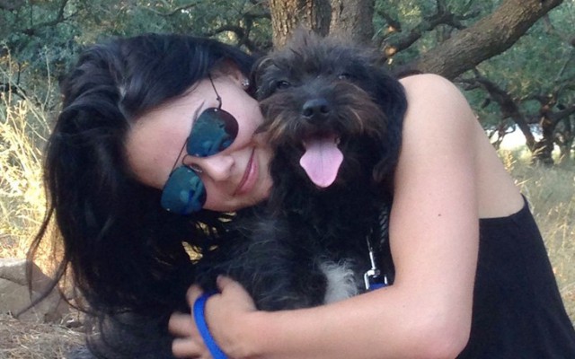 Забрала с Крита бездомную собаку которая спасла ее