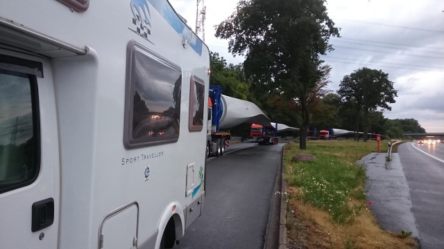 Перевозка лопасти ветрогенератора. Дания