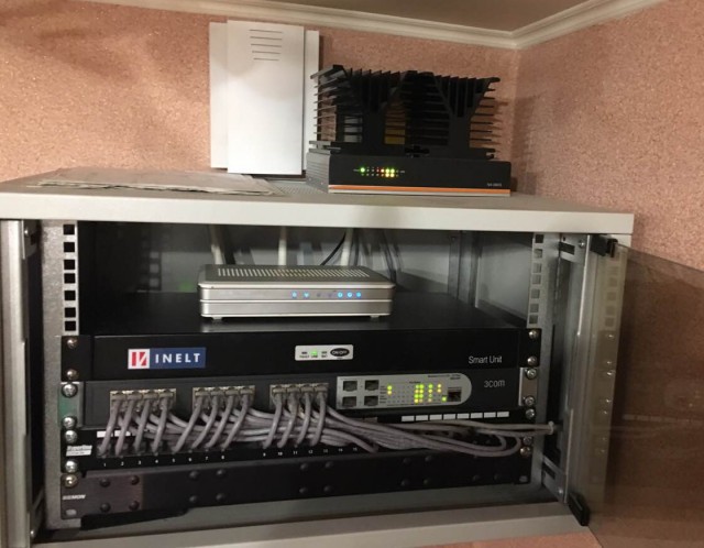 Самопальный NAS 58 TB. 2 года, полет нормальный.
