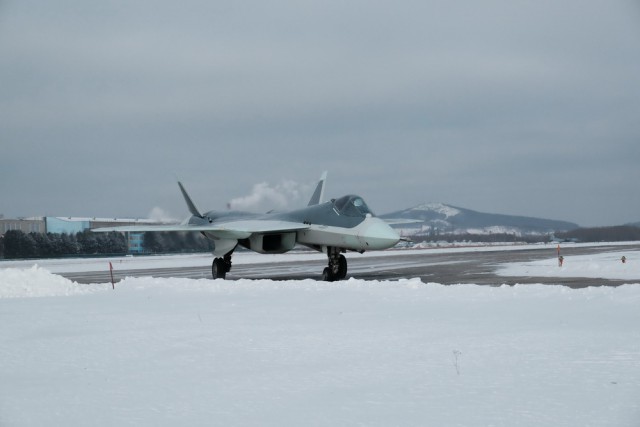 Опубликованы фотографии седьмого летного опытного образца Т-50 (ПАК ФА)