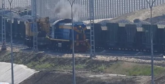 Первый железнодорожный состав прошёл по Крымскому мосту