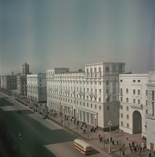 Улицы мира 70 лет назад. 1952 год