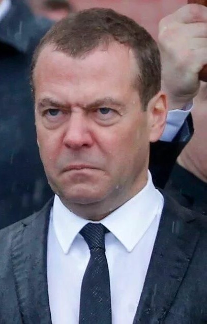 Медведев заявил, что Великобритания может затонуть через несколько лет