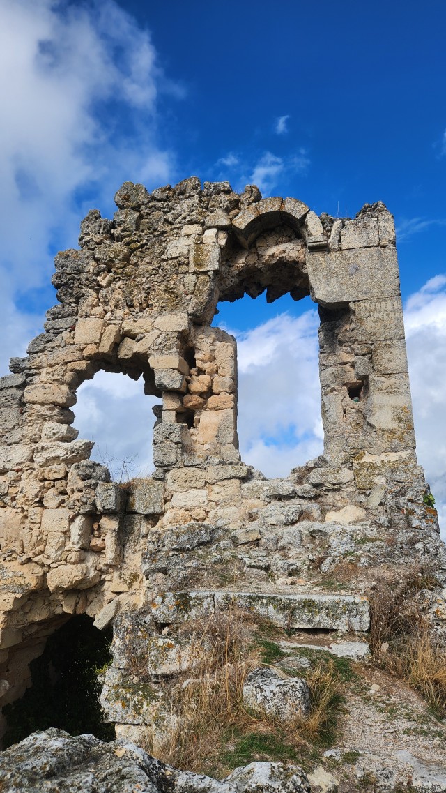 Крымское путешествие. Часть вторая. Пещерные города и ещё немножко скал