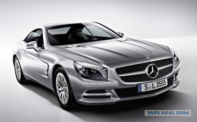 Mercedes SL63 vs. Yamaha R1