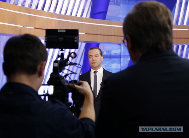 Медведев в прямом эфире