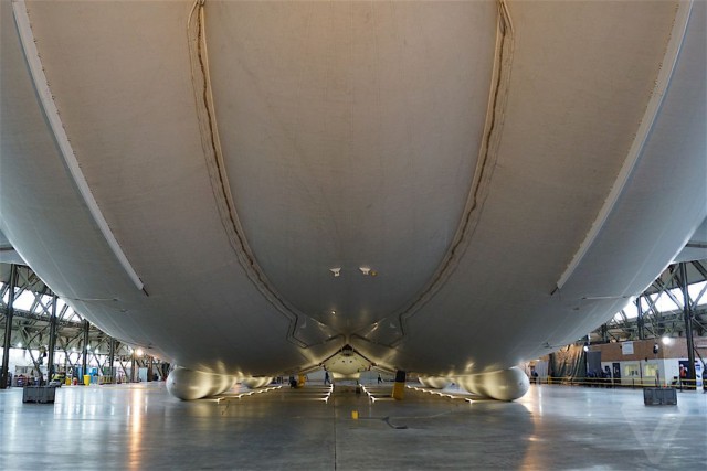 Дирижаблевая раскоряка или новые фото самого большого в мире дирижабля Airlander 10