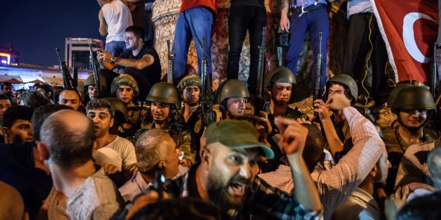В Анкаре стрельба и попытка военного переворота