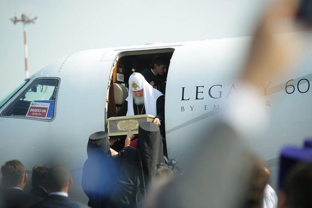 Пресс-секретарь Патриарха объяснил, на каком самолете Кирилл прилетел в Екатеринбург.  «На всё воля божья» - сказал он