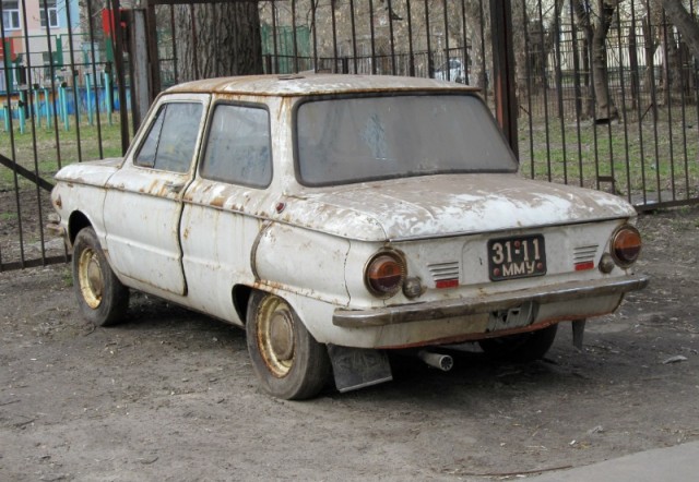 Брошенные автомобили, найденные при сносах московских гаражей