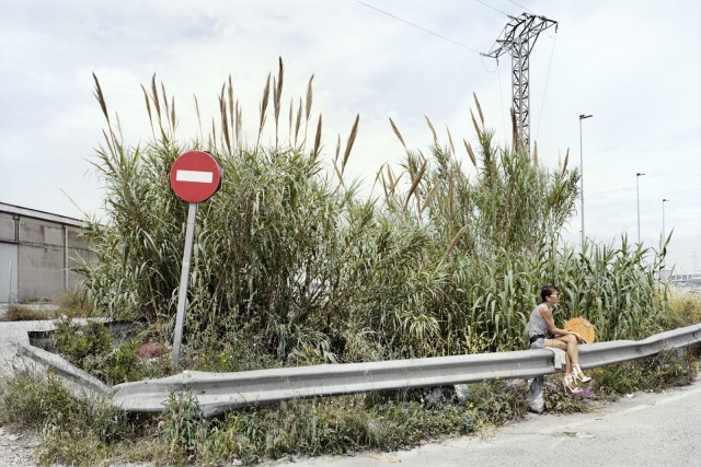 Проститутки на испанских дорогах в фотопроекте Чема Сальванса «Игра в ожидание»