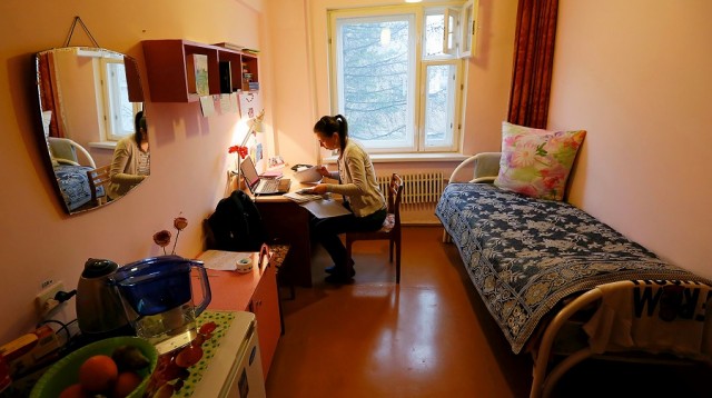 Студентам в общежитии брянского университета на один день запретили пользоваться фонариками