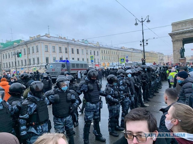 Обстановка на народном сходе в Подмосковье накаляется. Люди намерены добиваться изгнания гастарбайтеров из поселка