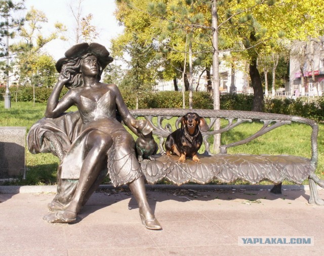 10 самых веселых памятников в России