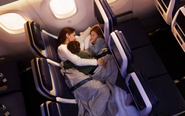 В United Airlines появятся кресла, которые превращаются в кровати