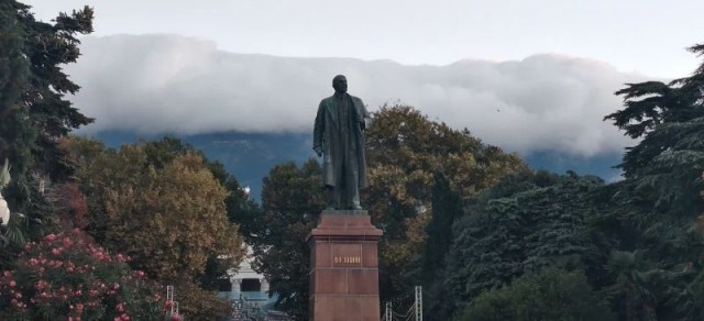 Ленин разный