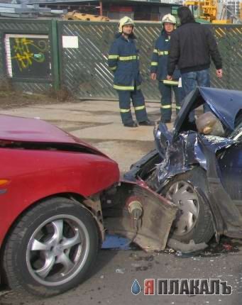 Жесткая авария и разлитая краска