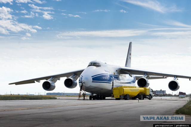 Ан-124 «Руслан» — самый большой в мире серийный самолёт. Авиакомпания «Волга-Днепр».