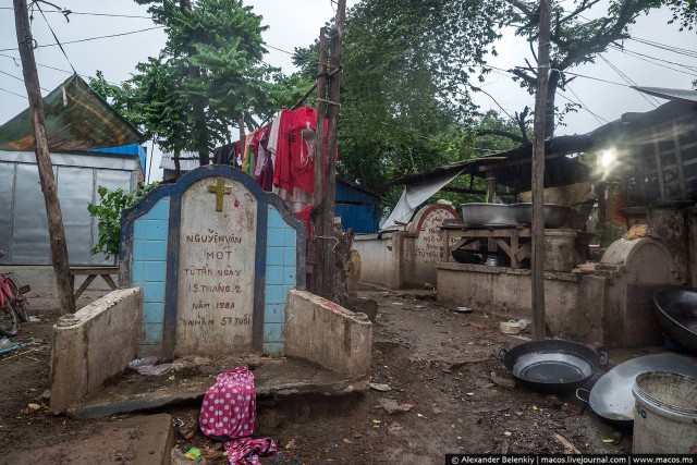 Кладбищенская принцесса: история девушки, живущей среди могил