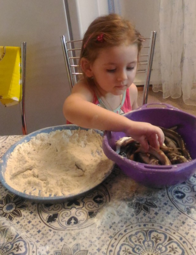 Как мне научить дочь готовить?