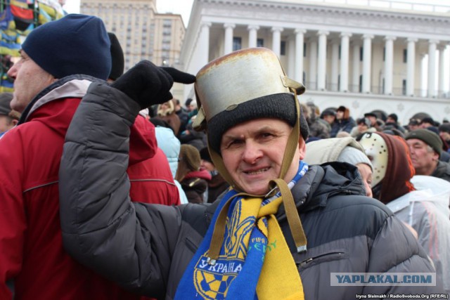 Радуется победе Путина