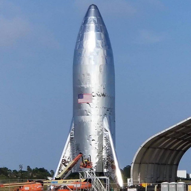 Илон Маск показал первое фото Starship — корабля для межпланетных путешествий SpaceX