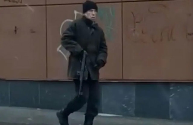 В Белгороде бухому типу выдают боевое оружие