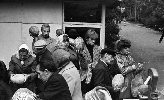 Фотохроника "загнивающего совка". Часть 3