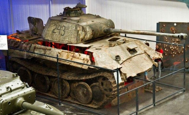 Этот немецкий танк Пантера Ausf.А нашли на болотах возле города Смела (Украина)