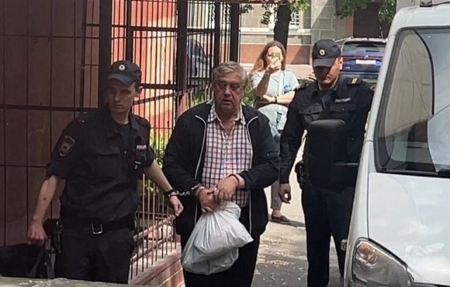 Бывшему гендиректору челябинского электрометаллургического комбината дали 4 года условно за сексуальные связи с малолетними школьницами