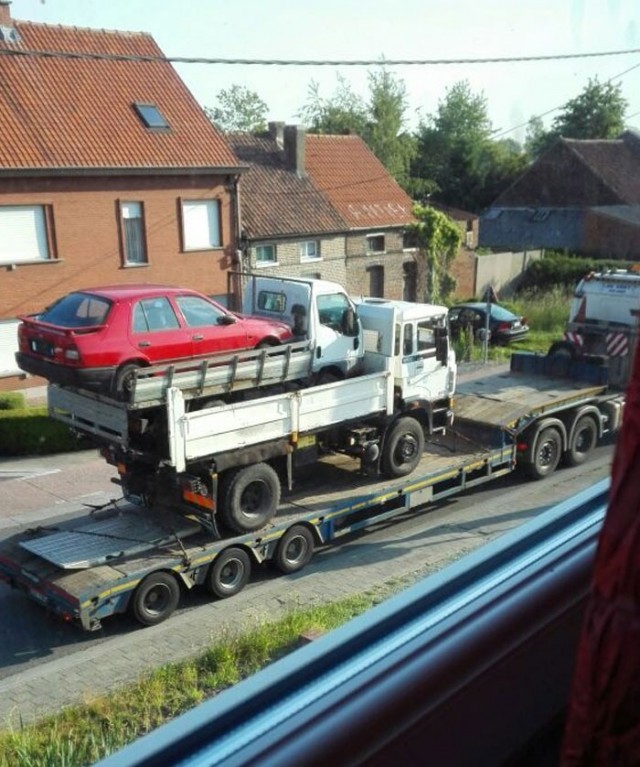 Вам всё равно никто не поверит: 30 фото удивительных случаев от пользователей Сети