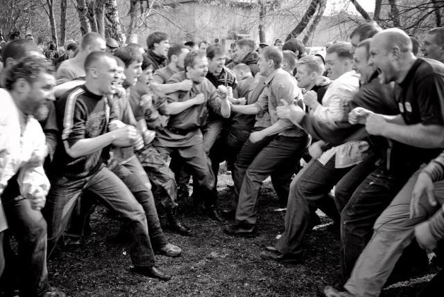 Откуда взялись и куда делись драки «район на район»