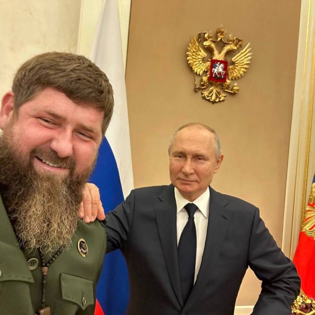 Проходит голосование по изображению на 500-рублевой купюре