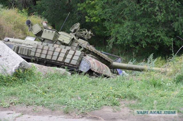 В Луганске мина попала в автомобиль