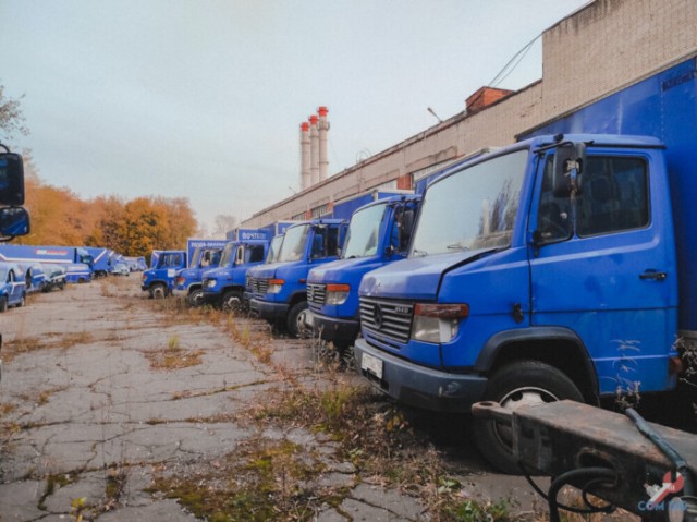 Московское кладбище грузовиков «Почты России»
